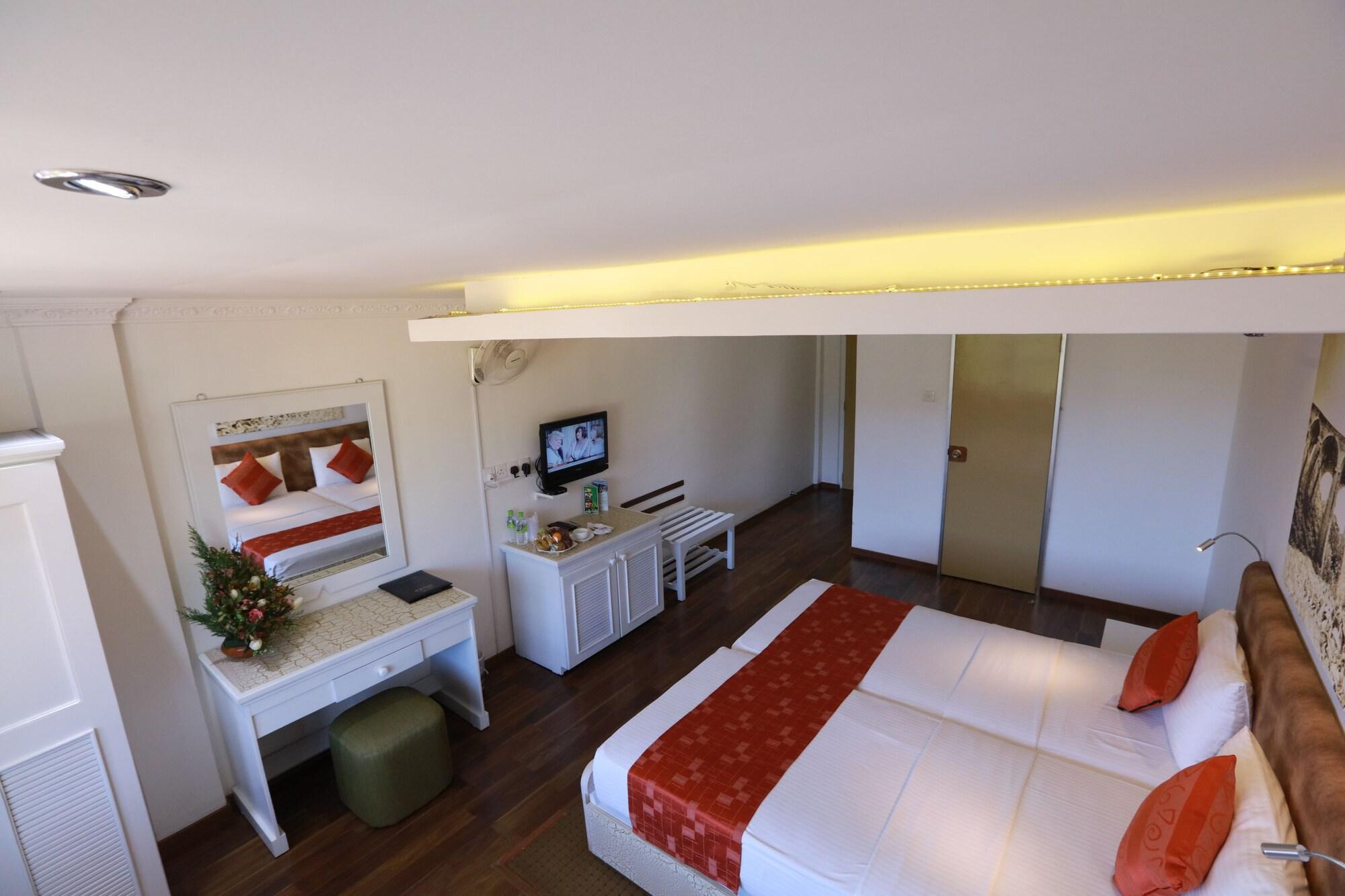 Orient Hotel Бандаравела Экстерьер фото